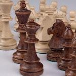 Staunton No. 6 Chess Set with 10 cm King alternate 2